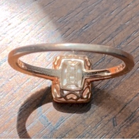 Opal with Diamond Ring in 14kt Gold Macy’s Retail $900 New W/o Tag attached - Picture 3 of 4